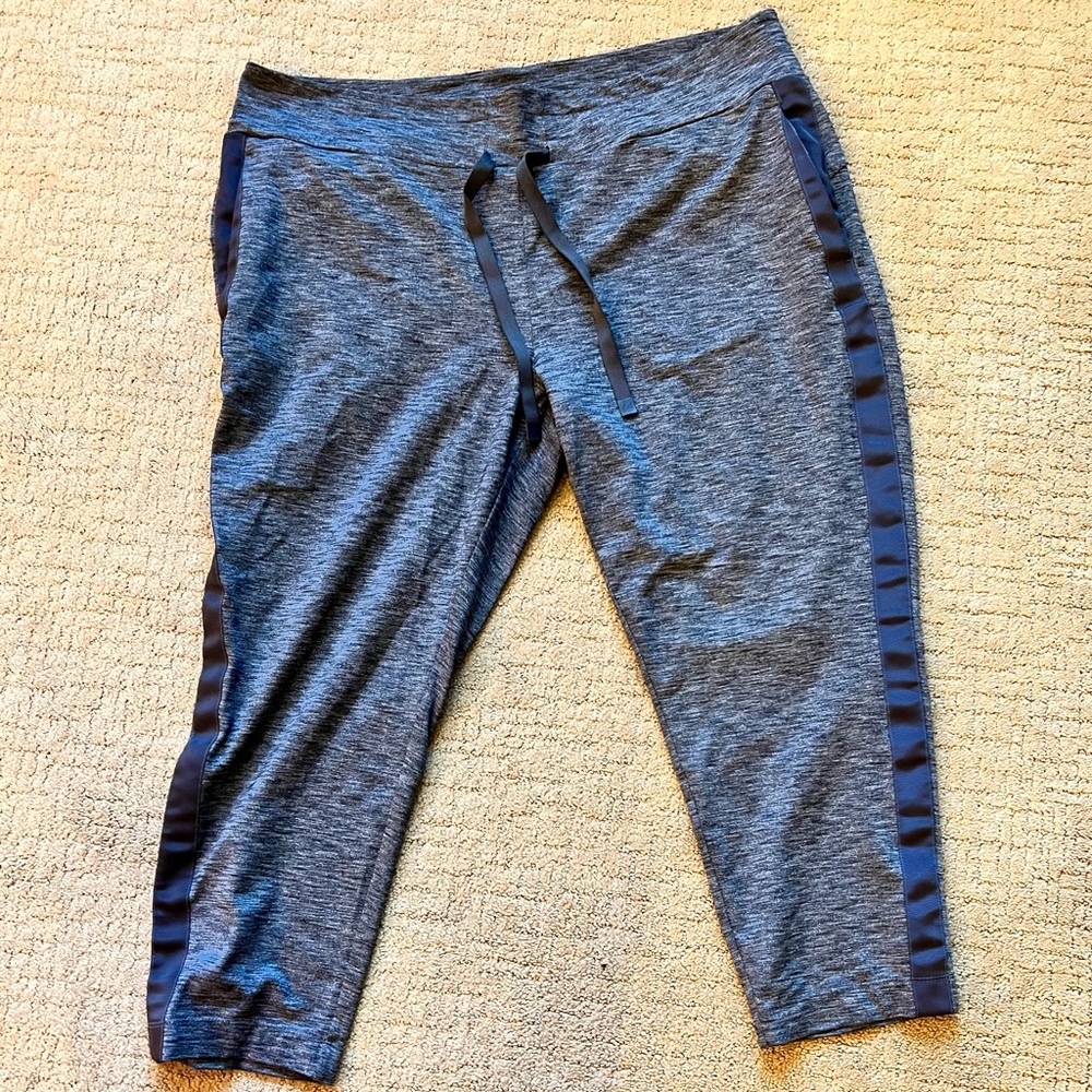 Athleta crop pants